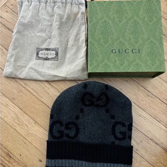 Gucci GG Cashmere Beanie Hat Size Medium - Picture 2 of 5